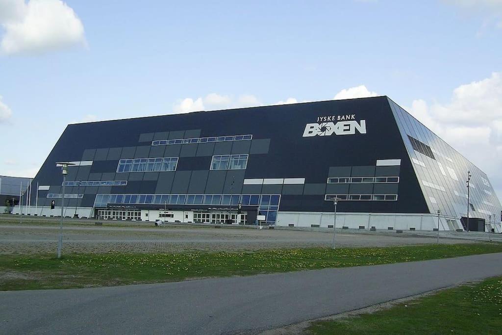 170 M2 Stort Hus Taet Pa Centrum, Mch Og Boxen Хернинг Экстерьер фото